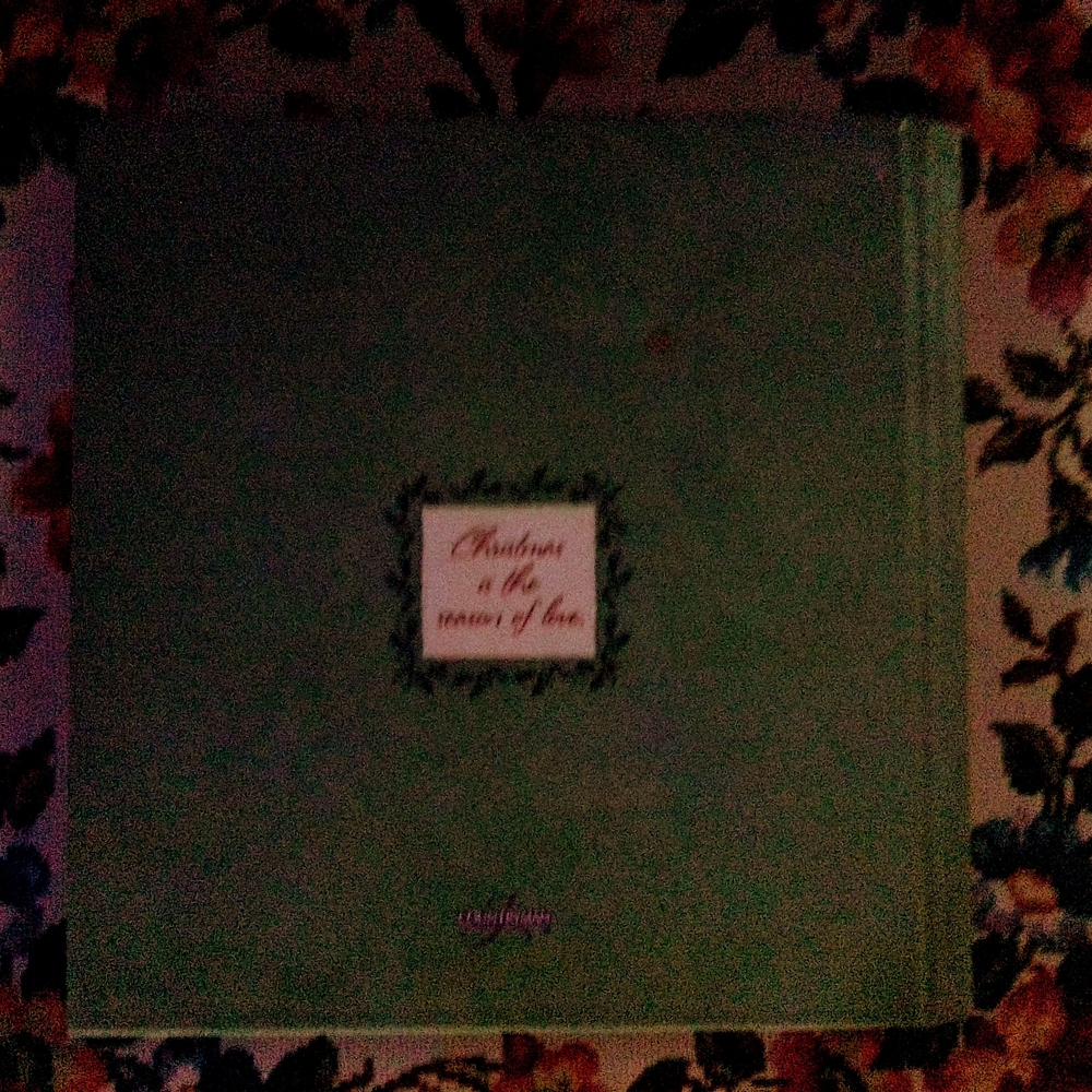 Keepsake Christmas Book - Picture 6 of 6